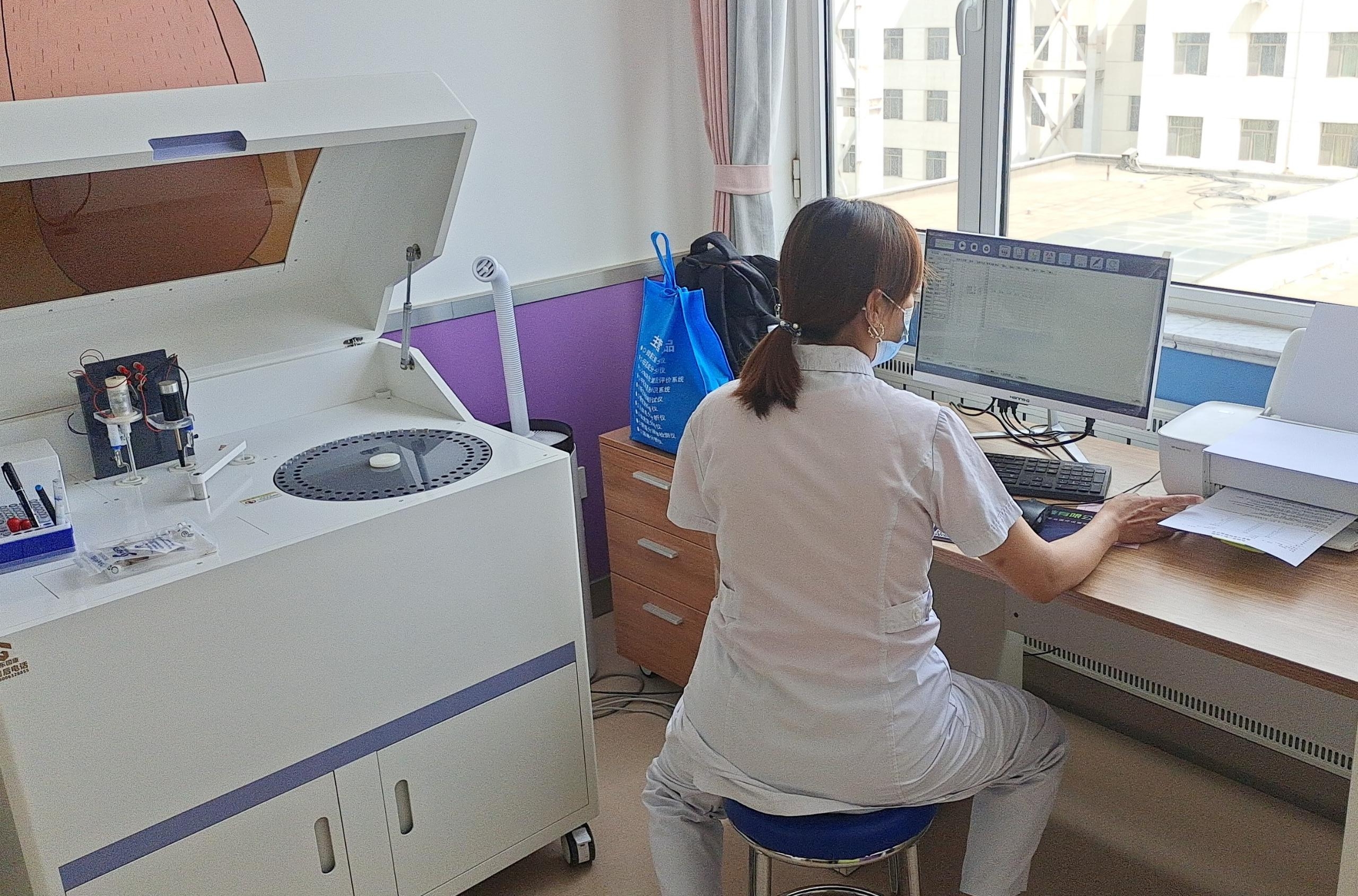 医用黄色草莓视频免费在线观看品牌草莓视频APP下载18提示大量掉头发，身体缺哪些？